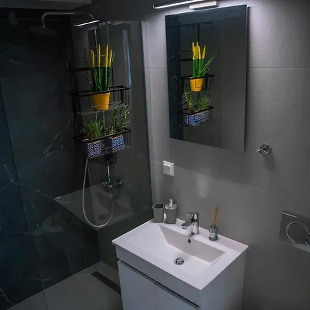 Brand-new Modern Next To One Outlet Mall Apartman